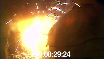 1.986 Queimando através da parede do quarto reator (