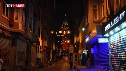 Galata Kulesi, kırmızı beyaza büründü