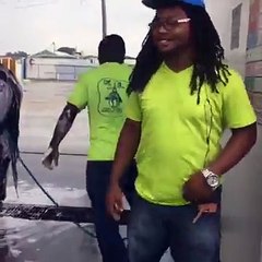 Laver son cheval au car Wash... Pas mal