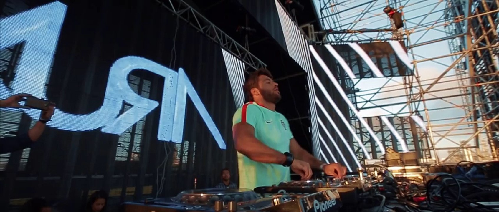 walk away-tony junior & kura ft. jimmy clash