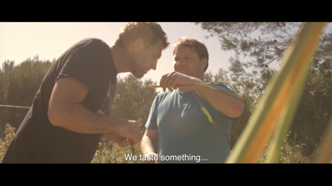 3ème film de la série Art et Création, Alexandre MAZZIA. Invité : Clément LEROY. Thème dîner : La Nacre