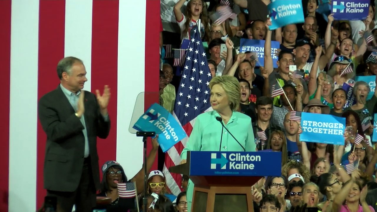 Hillary Clinton é proclamada candidata democrata à presidência