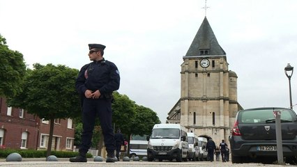 Saint-Etienne-du-Rouvray pleure son prêtre assassiné