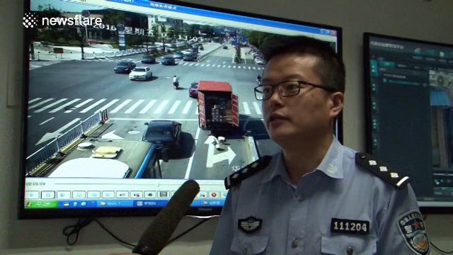 Lorry driver loses several boxes of iPhones after forgetting to lock door