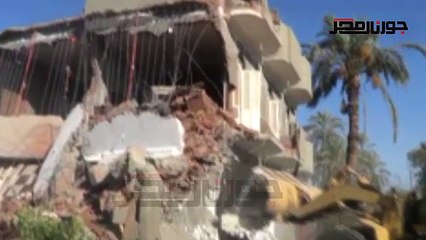 إزالة مزرعة دواجن و3 منازل على أراضى زراعية وأملاك دولة بنجع سبع