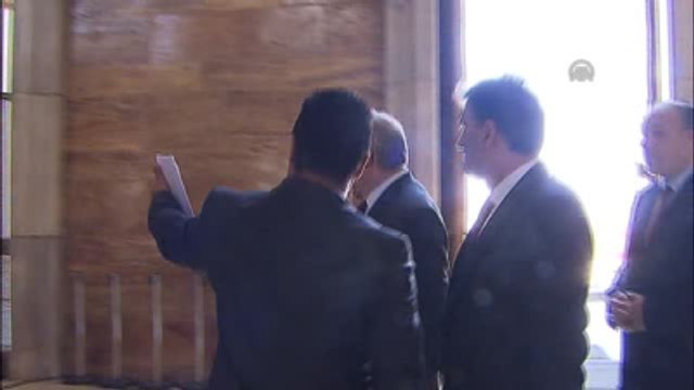 Kosova Kamu Yönetimi Bakanı Yağcılar ve Heyeti, Meclis Binasındaki Hasarlı Bölümleri İnceledi