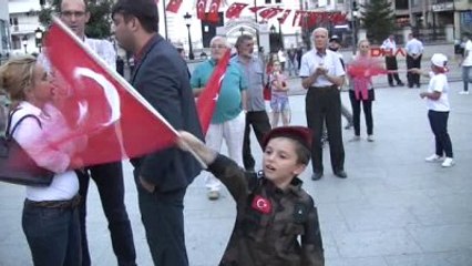 Makedonya'da Milli İradeye Saygi, Darbeye Hayir Mitingi