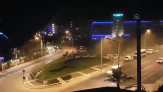 Cumhurbaşkanı Erdoğan'a Suikast Girişimi - Helikopterlerin Asker İndirme Anı