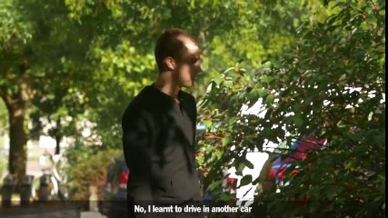 Passer son permis dans une voiture de sport c'est pas une bonne idée