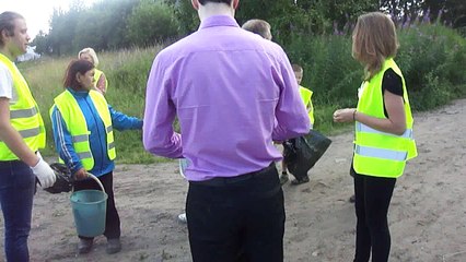 Кандидаты в депутаты Петросовета оставили мусор после субботника в #Петрозаводск'е