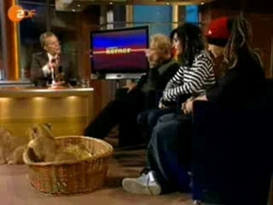 Bill and Tom with lions bei J.B. Kerner 2 of 2