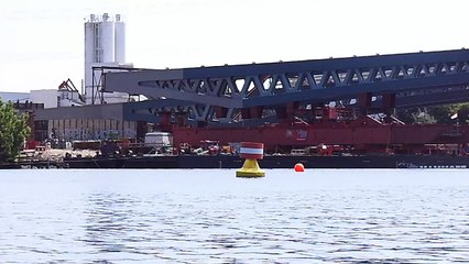 Bridge Contruction - Bridge on Rails over a river