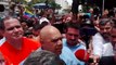La Unidad le entregó documento en plena avenida Libertador al rector Rondón