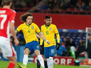 Neymar can't stop, won't stop partying hard