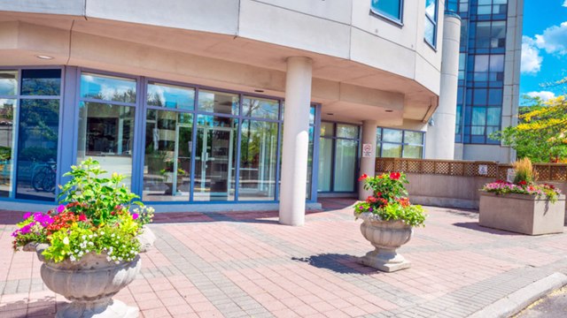 1470 Midland Ave. #514 (Midland/Lawrence)