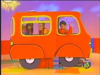 53-Shaun-Autos, buses y trenes