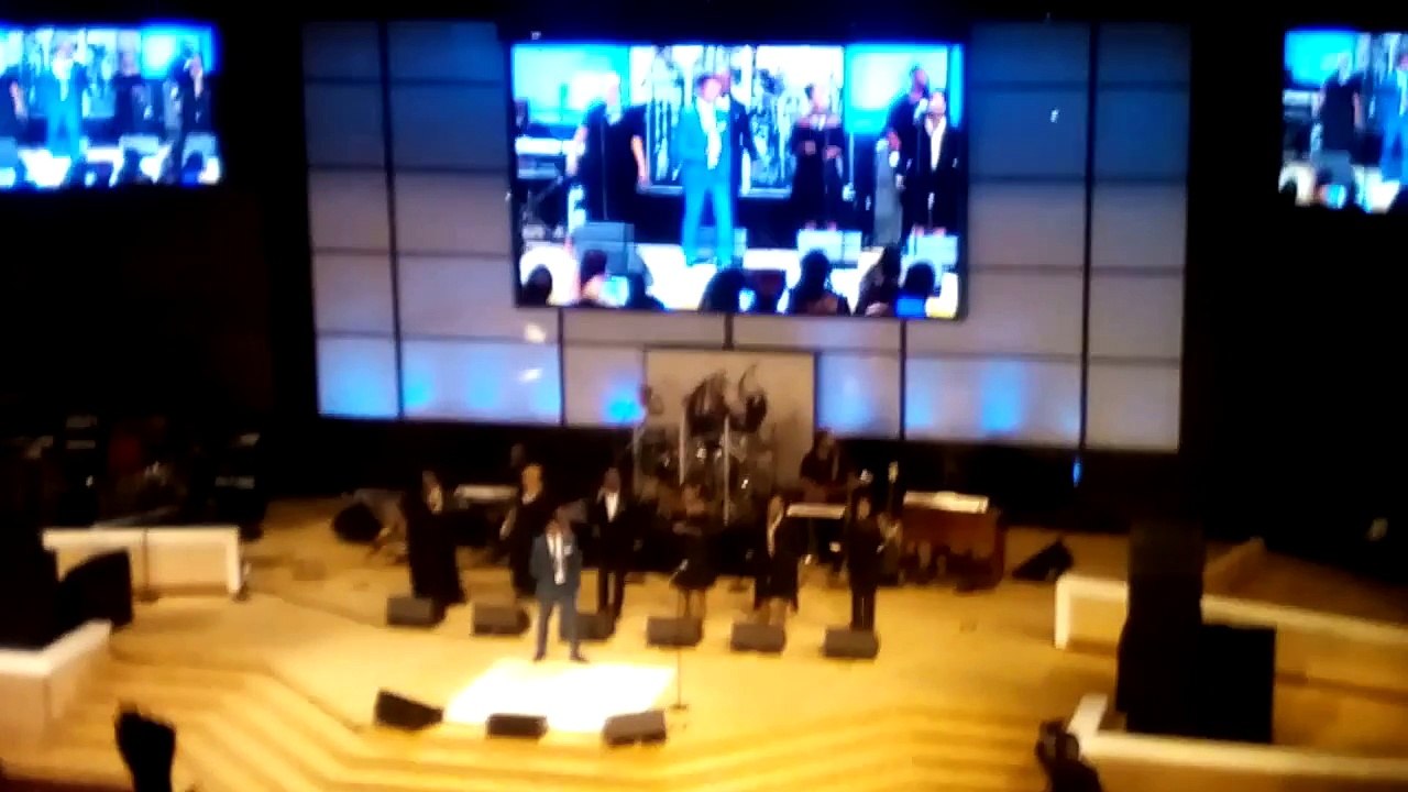 Donald Lawrence & Co. sings hits McDonalds Gospel Tour (Houston,Tx) Part 1