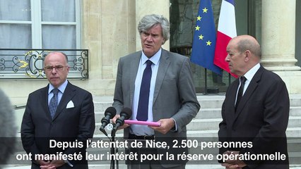 Réserve opérationnelle: 2.500 Français intéressés, dit Cazeneuve
