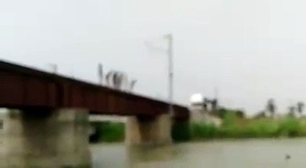 Mira el peligroso juego que hicieron estos niños en la India