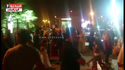 بالفيديو .. الشرطة تفاوض أهالى  كمباوند اكتوبر لفض تجمهرهم