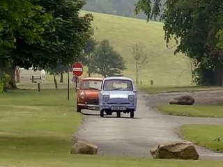 Mr Bean - Reliant Robin Crash, first ever -- Der allererste Zusammenstoß mit dem blauen Reliant