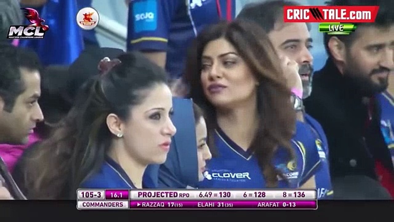 Abdul Razzaq batting MCL