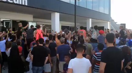 Juve, l'entusiasmo dei tifosi per Higuain