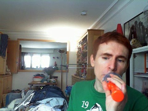 Wiwi égratigne i don't want to be a bride de Vanessa Carlton