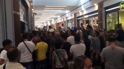 Juve, sfottò ai tifosi napoletani alla presentazione di Higuain