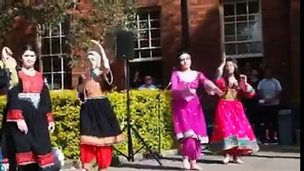 Girls Performe Traditional Dancing On Pashto Music , Must Watch