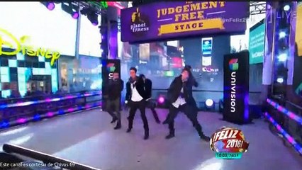 CNCO - Devuelveme Mi Corazón en Times Square (con Letra)