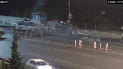 Fetö'nün Darbe Girişimi - Vatandaşların İlk Direniş Görüntüleri - İstanbul