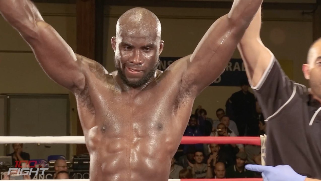 ELOGE BOFALE IMBULA :  ELU MEILLEURE SOUMISSION DU 100%FIGHT 2015