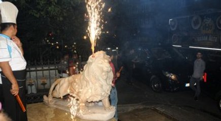 Fenerbahçeli Van der Wiel, Kendisi için Hazırlanan Sürprize Kızdı