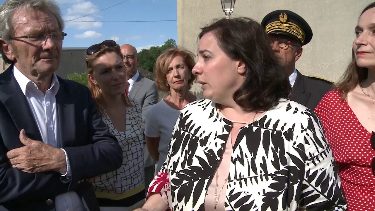 Après les inondations, Emmanuelle Cosse en déplacement à Bagneaux-sur-Loing
