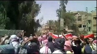 دير الزورالميادين 27 5  جمعة حماة الديار المتظاهرون يرددون نشيد الوطن