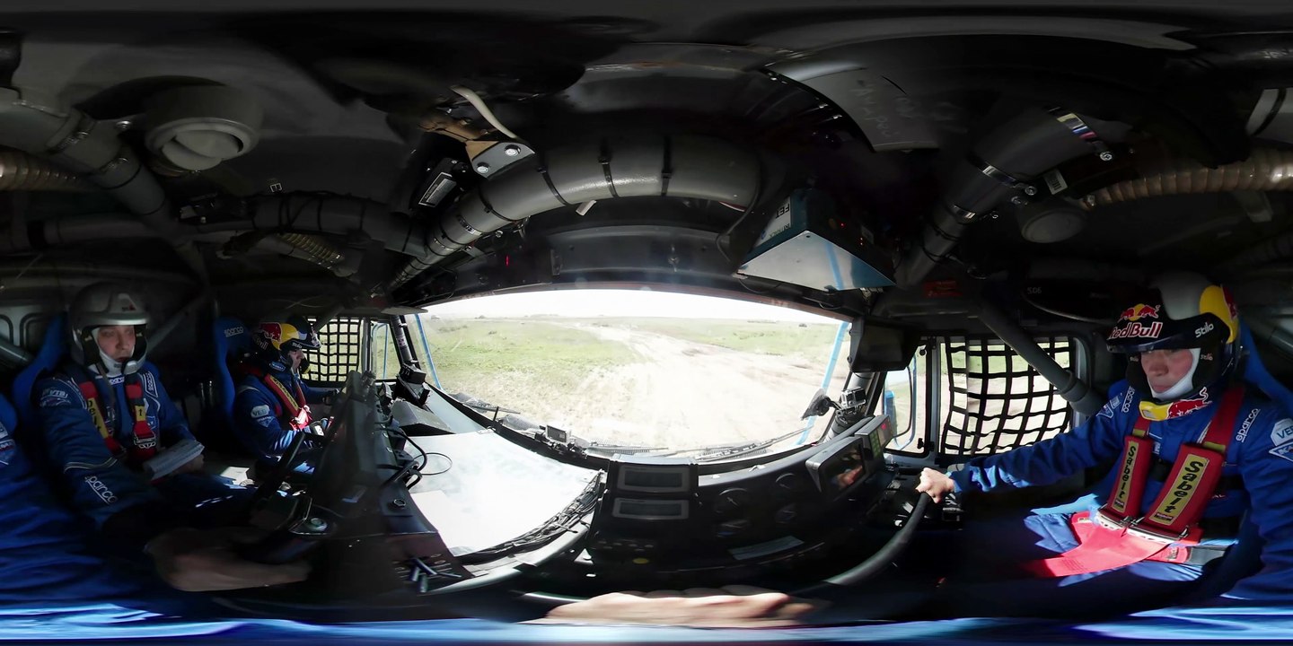 Vue panoramique du rallye automobile la Route de la Soie