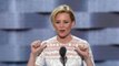 Elizabeth Banks targets Trump at Democratic convention