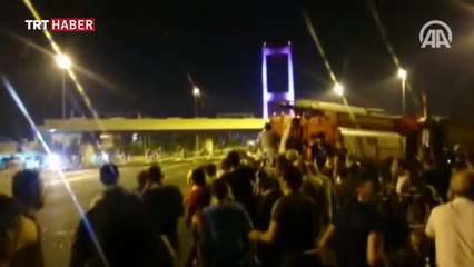 Darbecilerin halkın üzerine ateş açması