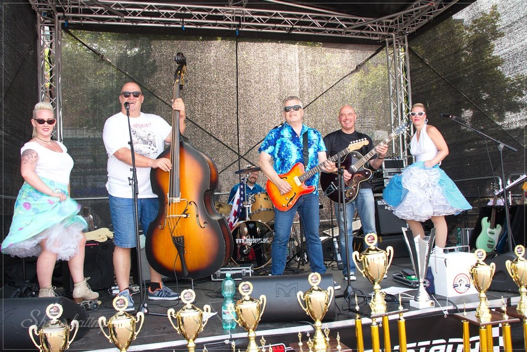 "Free Bears" vs. Showskating beim 13. US- Car Treffen in Oberhausen  2016