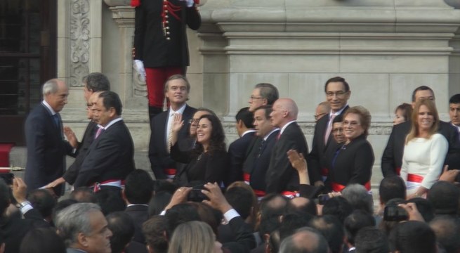 Kuczynski tomó juramento a su gabinetede ministros, presidido por Fernando Zavala