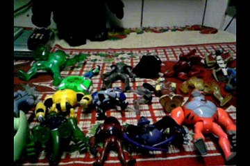 Douglas e Bonecos do Ben 10