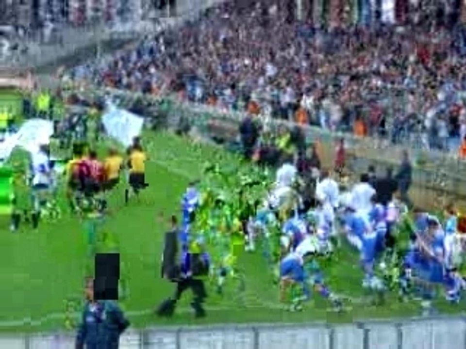 tifos om estac entrée des joueurs van hallen jump marseille