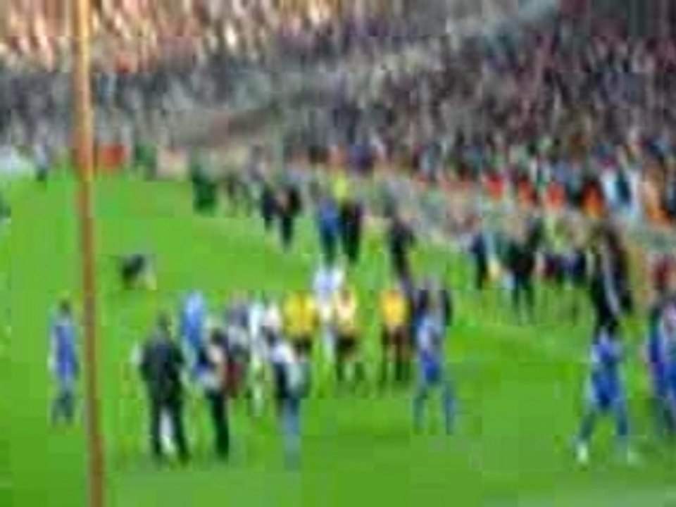 supporter de marseille s'en prenne a l'arbitre