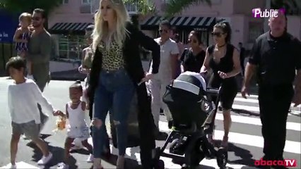 Kim, Khloé, Kourtney, Scott : En famille, ils bousculent tout sur leur passage !
