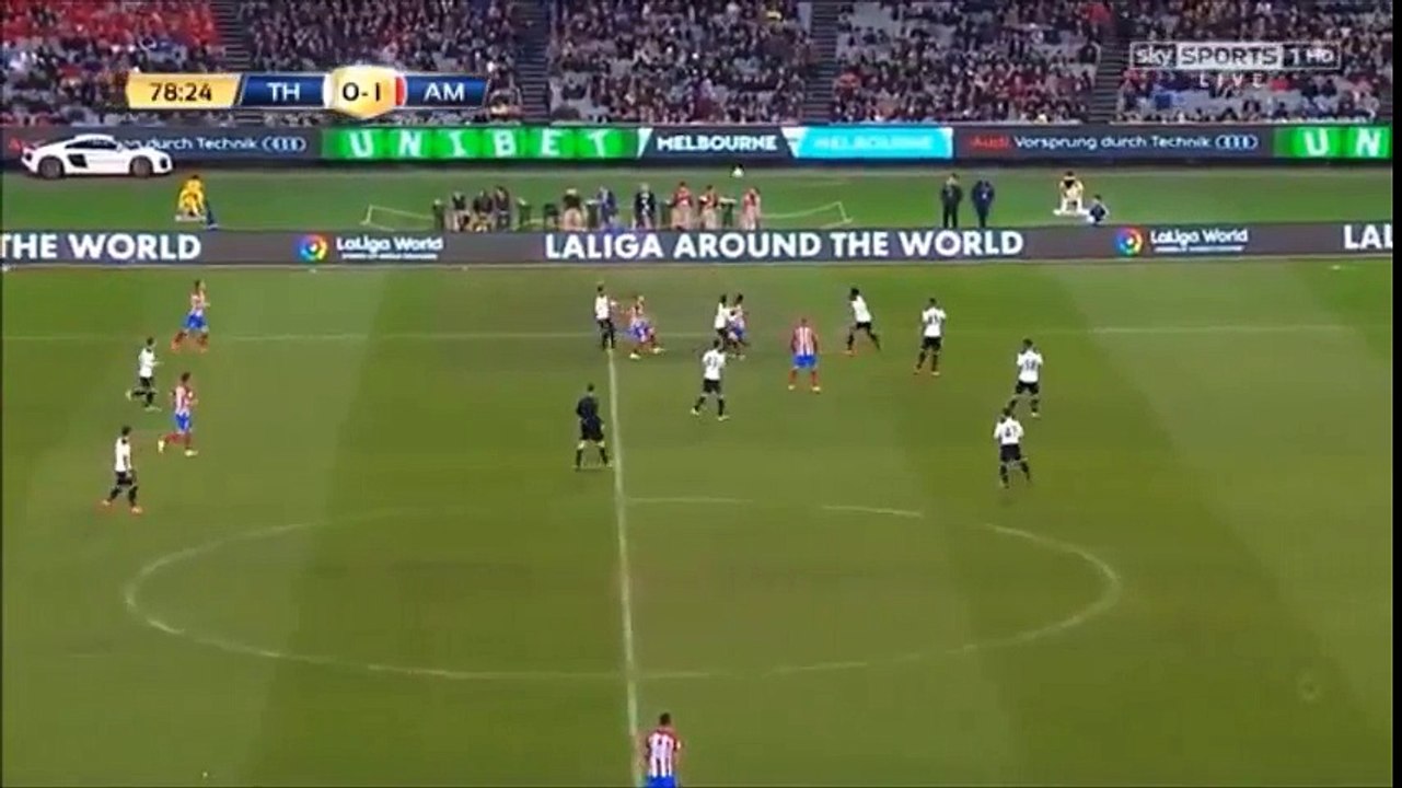 Fernando Torres Amazing Nutmeg on Harry Winks - Atletico Madrid vs Tottenham