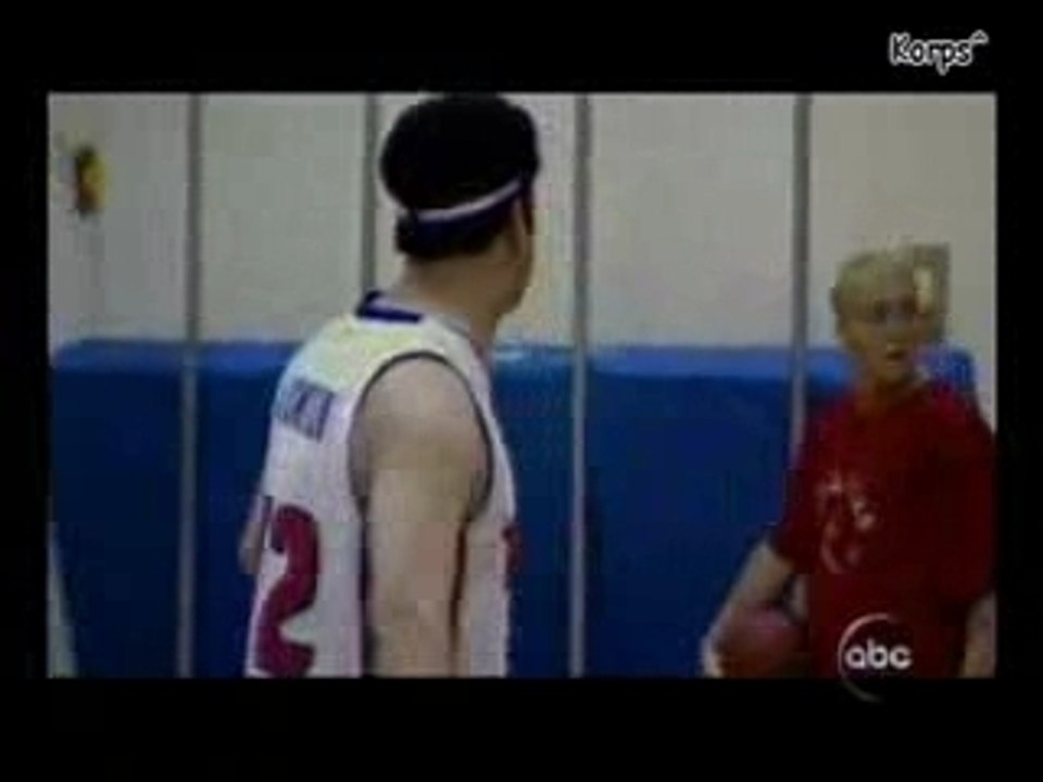 Eminem plays basketball with Jimmy Kimmel