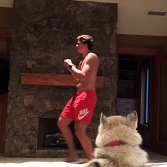Meyers Leonard danse pour son chien