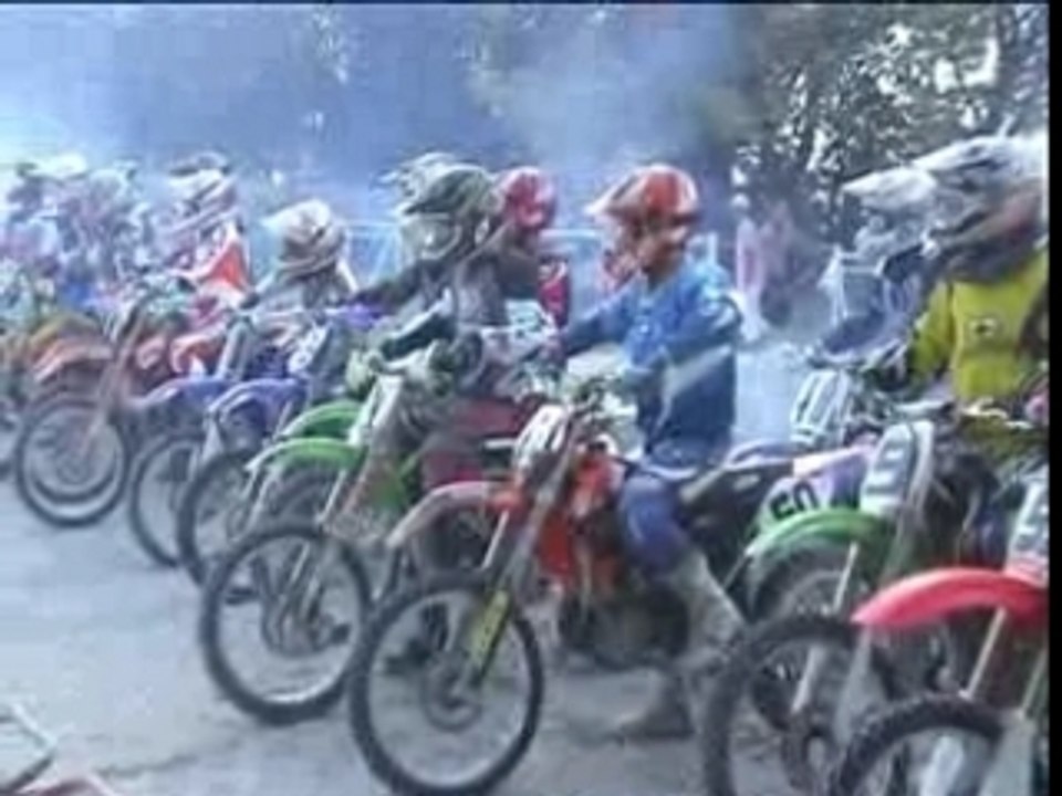 MOTO CROSS Fresnes Les Reims3 2007_07_22_21_54_49