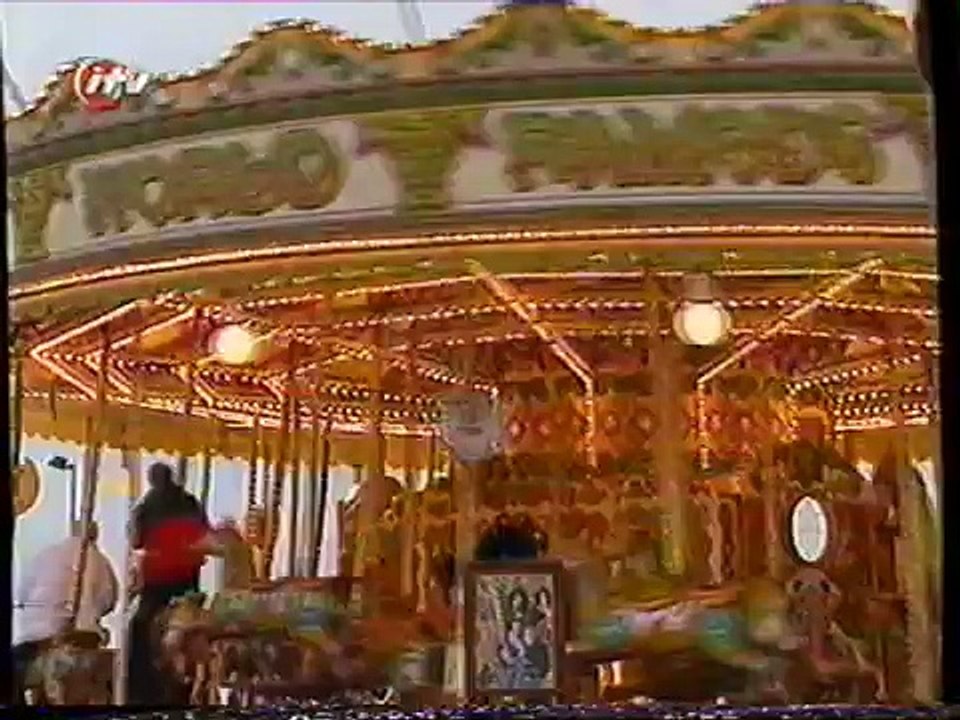 How goes 2 the fairground